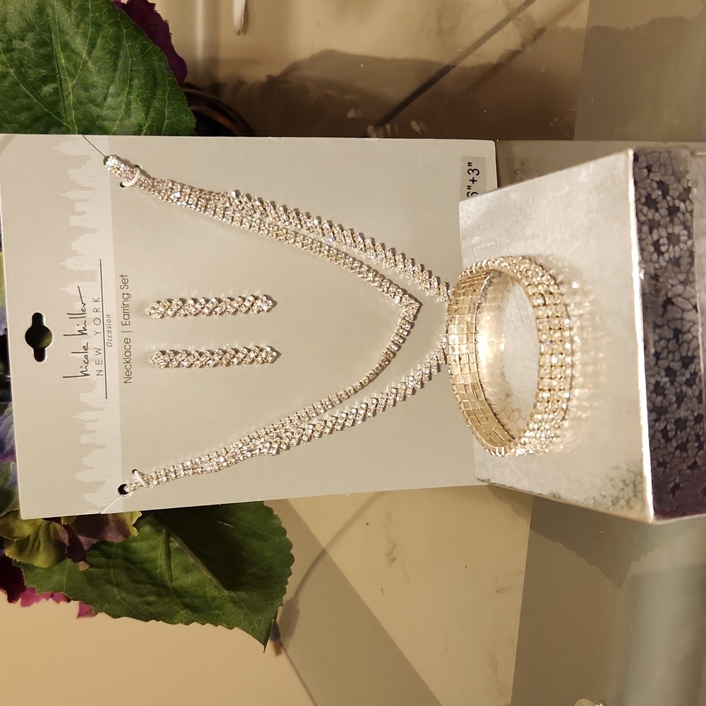 Nicole Miller Necklace and Earrings Bundle NWT
